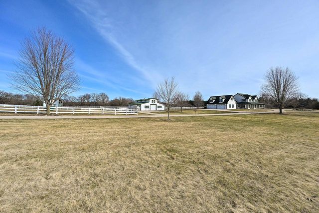 W354S8010 Highway 59, Eagle, WI 53119