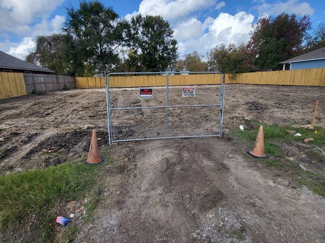 4641 Phlox Street, Houston, TX 77051