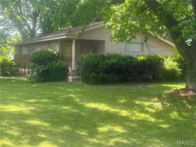 9919 Lanier Drive, St Louis, MO 63136