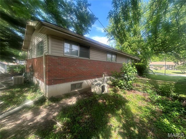 9919 Lanier Drive, St Louis, MO 63136