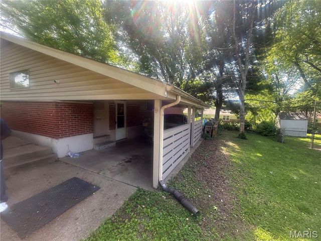 9919 Lanier Drive, St Louis, MO 63136