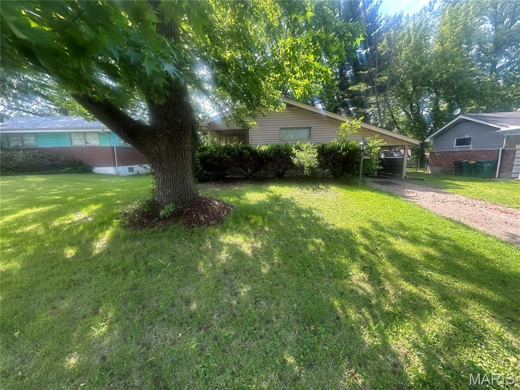 9919 Lanier Drive, St Louis, MO 63136