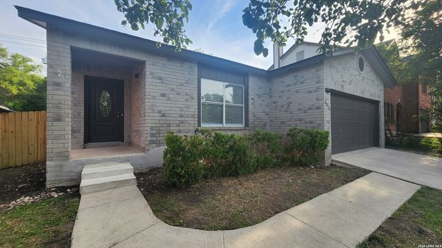 8206 Talkenhorn, Converse, TX 78109