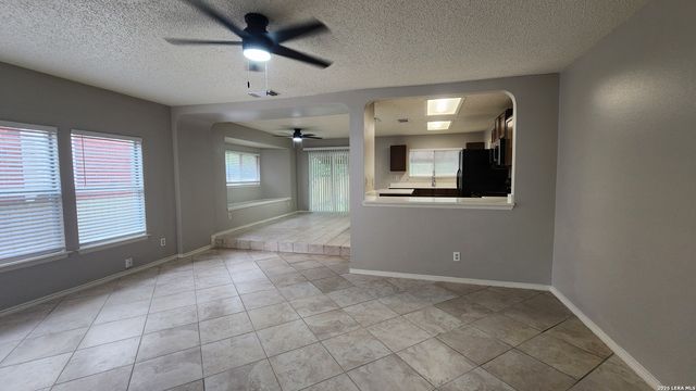 8206 Talkenhorn, Converse, TX 78109