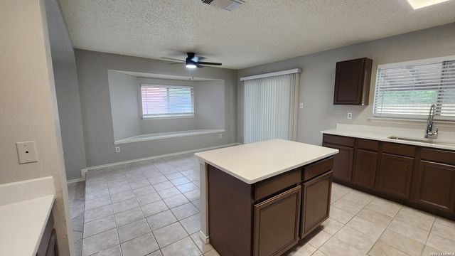 8206 Talkenhorn, Converse, TX 78109