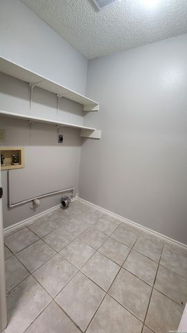 8206 Talkenhorn, Converse, TX 78109