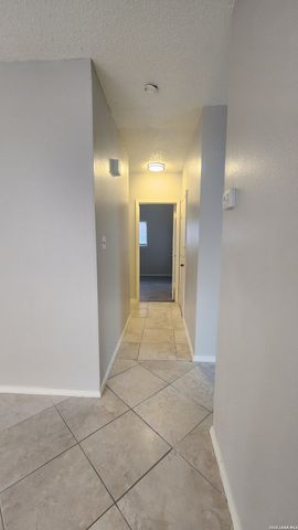8206 Talkenhorn, Converse, TX 78109