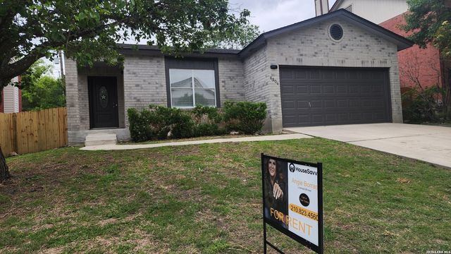 8206 Talkenhorn, Converse, TX 78109
