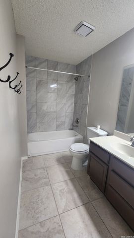 8206 Talkenhorn, Converse, TX 78109