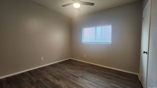 8206 Talkenhorn, Converse, TX 78109
