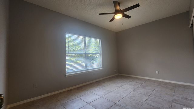 8206 Talkenhorn, Converse, TX 78109