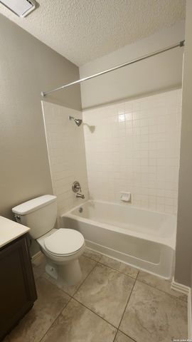 8206 Talkenhorn, Converse, TX 78109