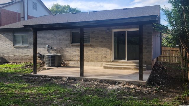 8206 Talkenhorn, Converse, TX 78109