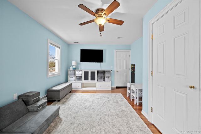 625 Edgewater Road, Oakdale, NY 11769