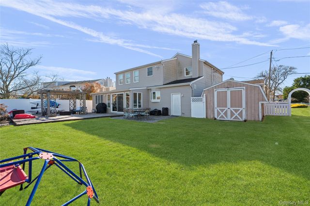 625 Edgewater Road, Oakdale, NY 11769