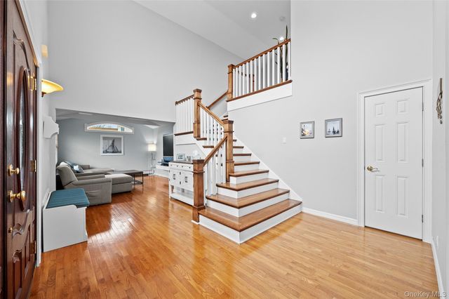 625 Edgewater Road, Oakdale, NY 11769