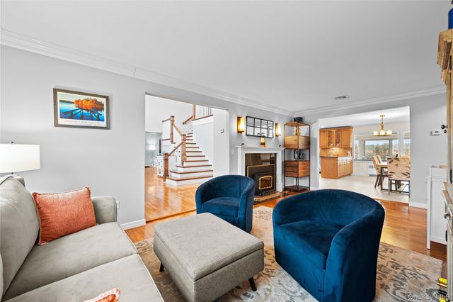 625 Edgewater Road, Oakdale, NY 11769