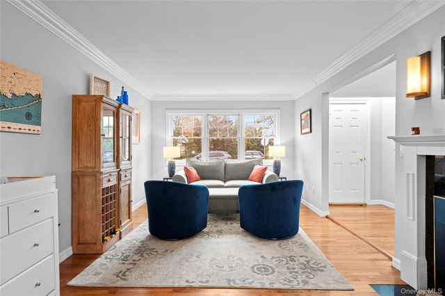 625 Edgewater Road, Oakdale, NY 11769