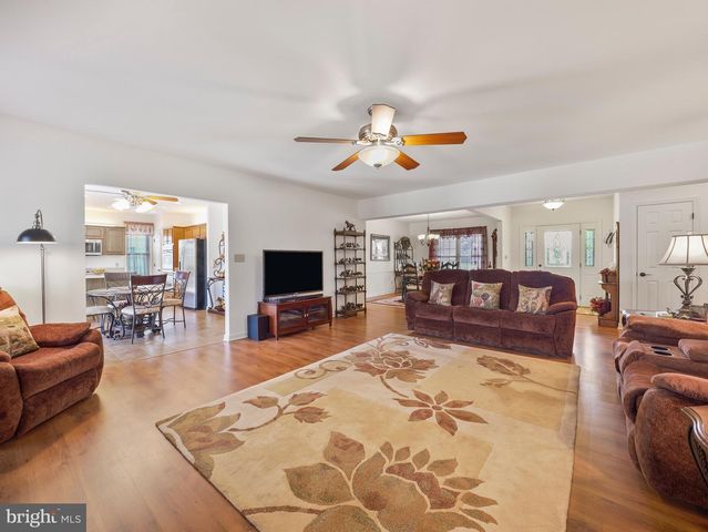 18812 ISLAND DRIVE, Hagerstown, MD 21742