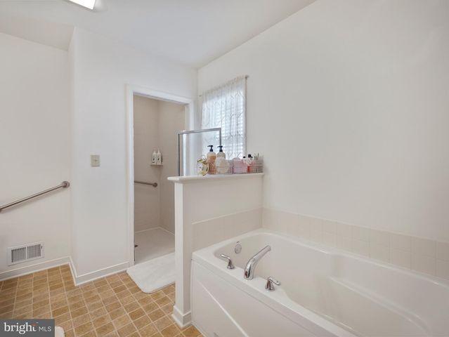 18812 ISLAND DRIVE, Hagerstown, MD 21742