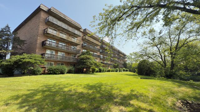 500 Redondo 308, Downers Grove, IL 60516