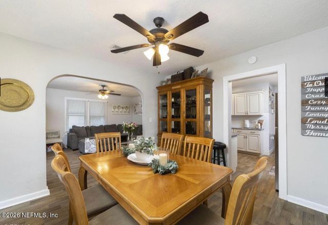 325 CHESTNUT Drive, Jacksonville, FL 32208