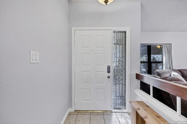 10243 Grand Meadow, San Antonio, TX 78239