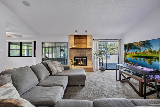 10243 Grand Meadow, San Antonio, TX 78239