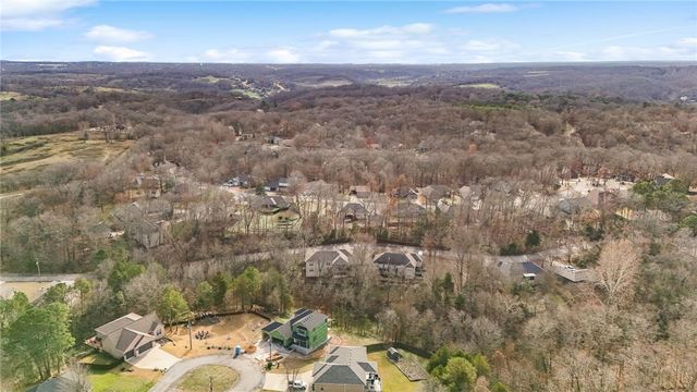 11 Slifer Lane, Bella Vista, AR 72714