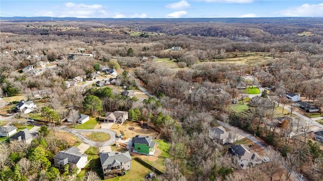 11 Slifer Lane, Bella Vista, AR 72714
