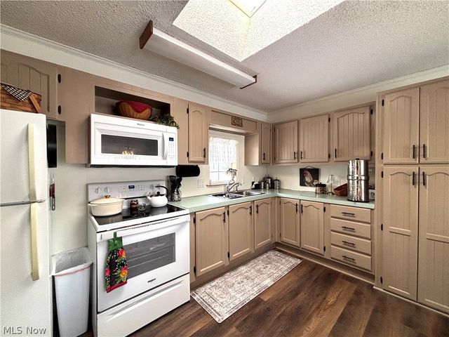 1229 Columbiana Lisbon Road 76, Columbiana, OH 44408