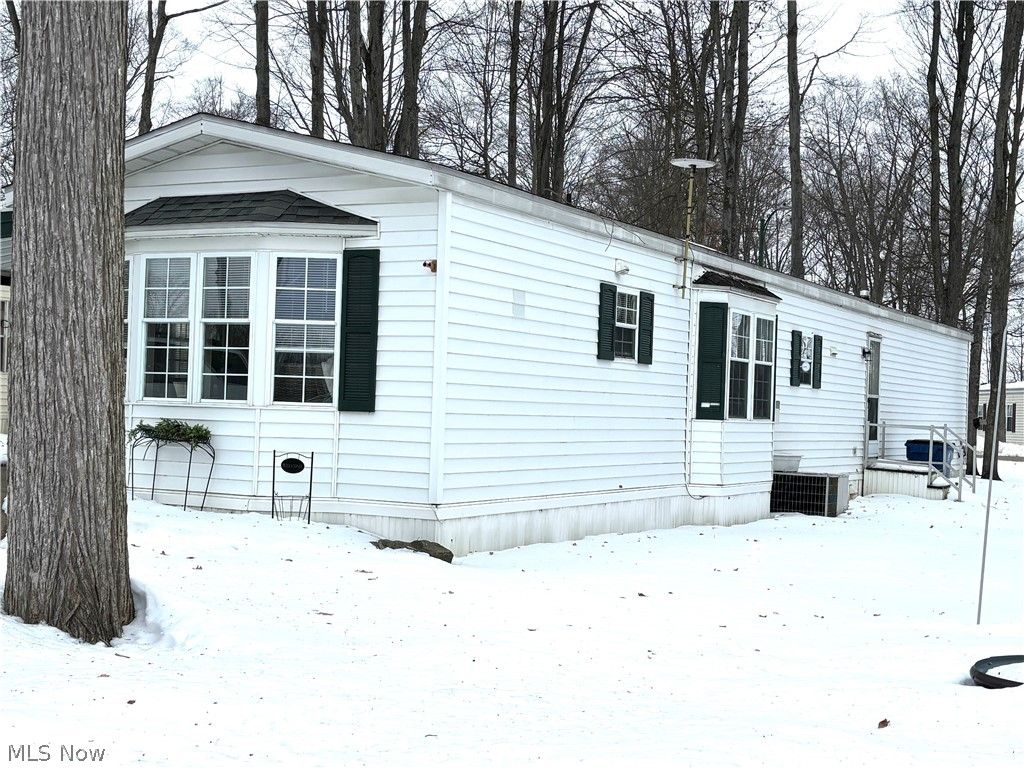 1229 Columbiana Lisbon Road 76, Columbiana, OH 44408