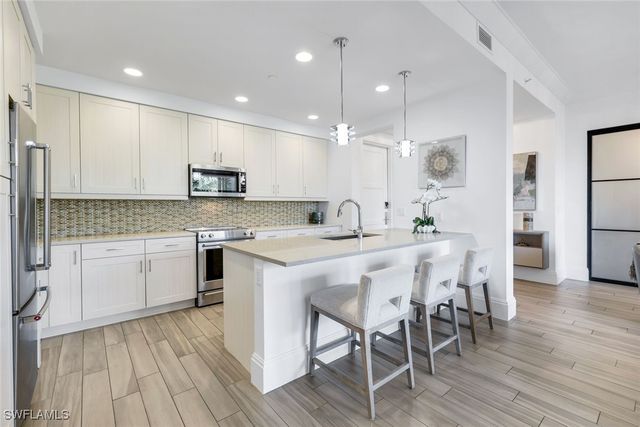 1035 3rd AVE S 305, Naples, FL 34102