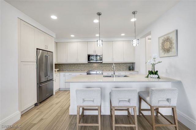 1035 3rd AVE S 305, Naples, FL 34102