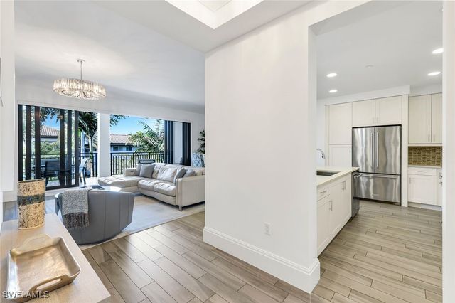 1035 3rd AVE S 305, Naples, FL 34102