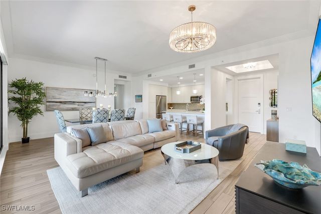 1035 3rd AVE S 305, Naples, FL 34102