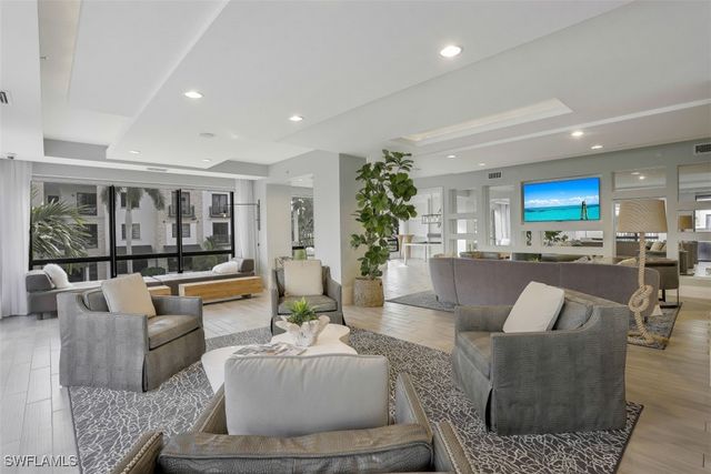 1035 3rd AVE S 305, Naples, FL 34102