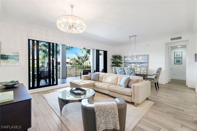 1035 3rd AVE S 305, Naples, FL 34102