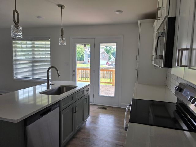 1385 Harmon Ln, Clarksville, TN 37042