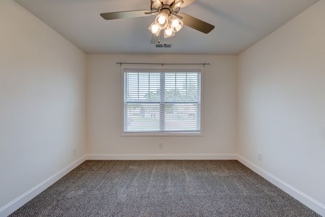 1385 Harmon Ln, Clarksville, TN 37042