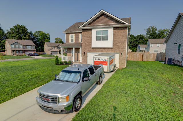 1385 Harmon Ln, Clarksville, TN 37042