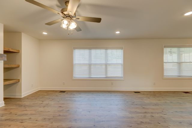 1385 Harmon Ln, Clarksville, TN 37042
