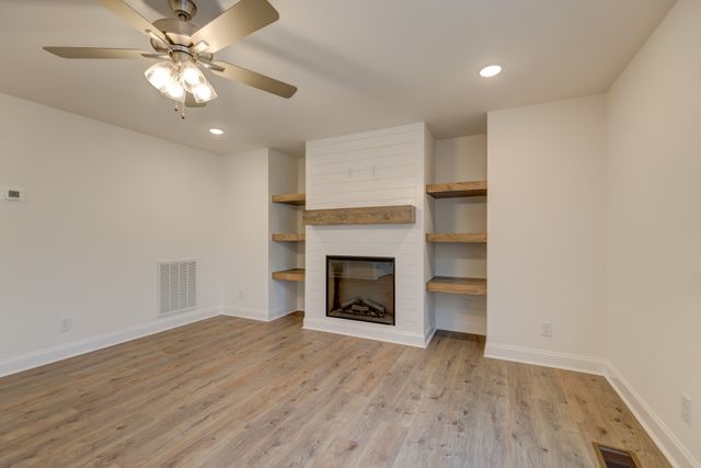 1385 Harmon Ln, Clarksville, TN 37042