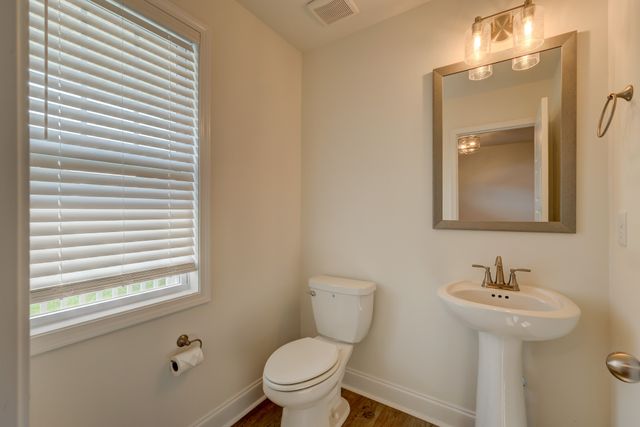 1385 Harmon Ln, Clarksville, TN 37042
