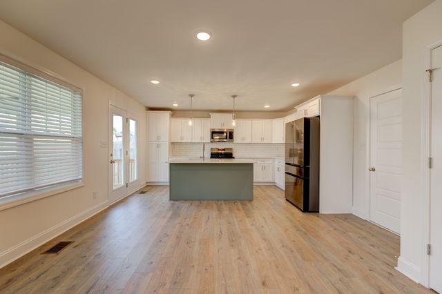 1385 Harmon Ln, Clarksville, TN 37042