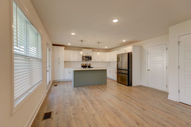 1385 Harmon Ln, Clarksville, TN 37042