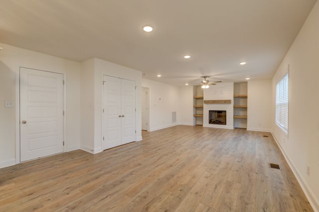1385 Harmon Ln, Clarksville, TN 37042