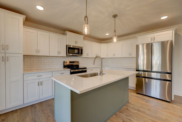1385 Harmon Ln, Clarksville, TN 37042