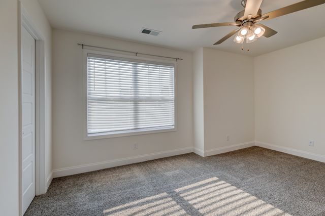 1385 Harmon Ln, Clarksville, TN 37042