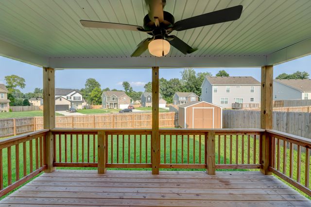 1385 Harmon Ln, Clarksville, TN 37042